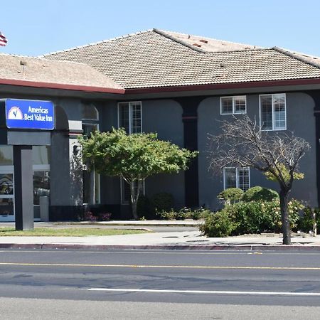 Hotel Baymont By Wyndham Manteca Extérieur photo