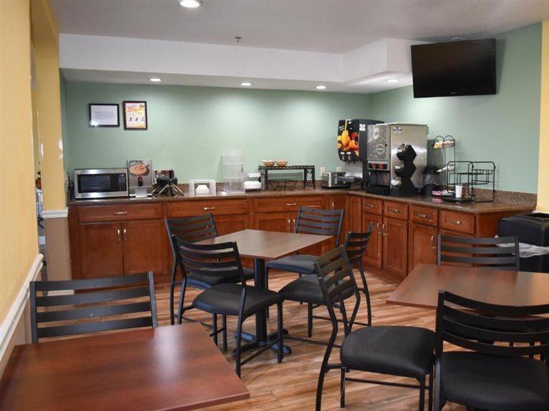 Hotel Baymont By Wyndham Manteca Extérieur photo