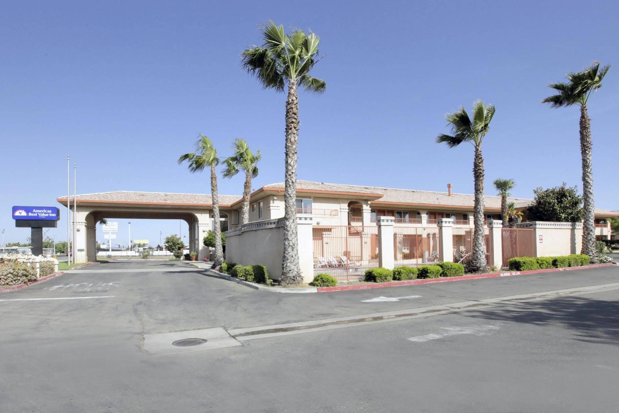 Hotel Baymont By Wyndham Manteca Extérieur photo
