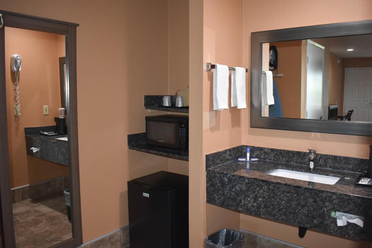 Hotel Baymont By Wyndham Manteca Extérieur photo